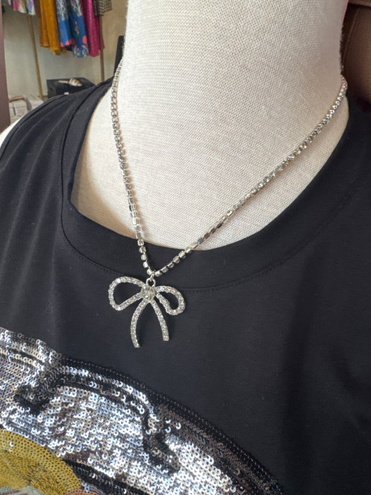 Bow Necklace