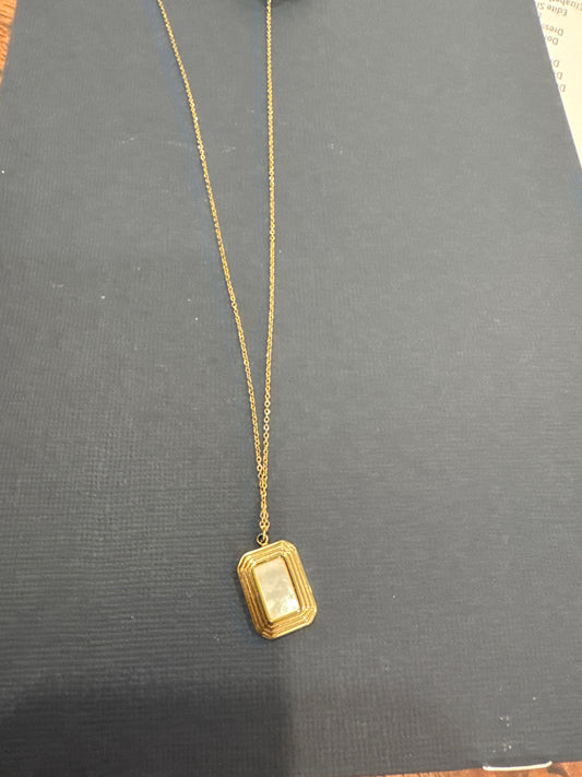 Gold Necklace Pearl Pendant
