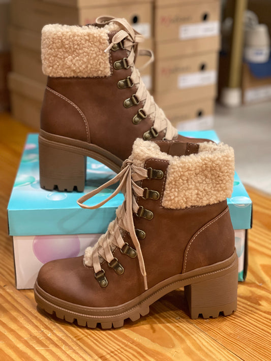 Keynote Brown Lace-Up Boot